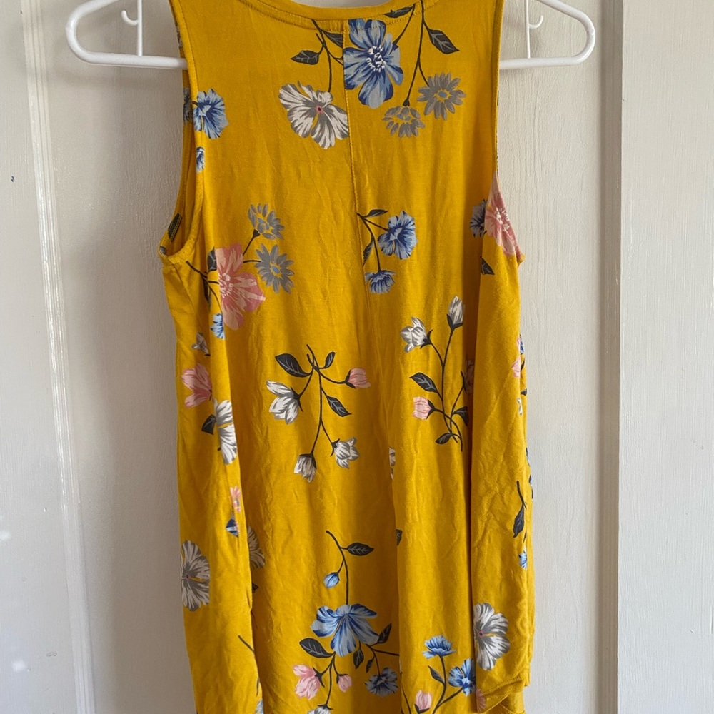 Luxe old navy tank top - fits slightly past bum